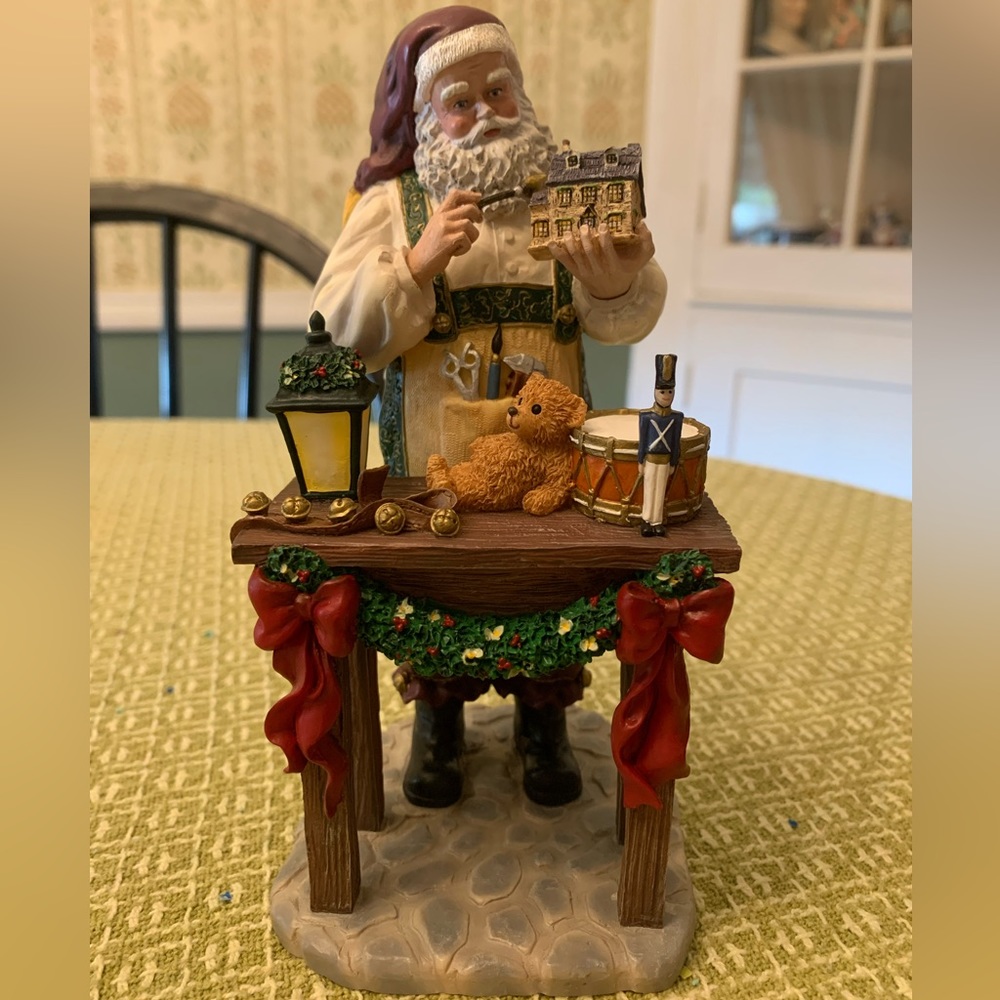 St. Nicholas Collection “A touch up” Thomas Kinkade Santa Limited Edition 7,5'